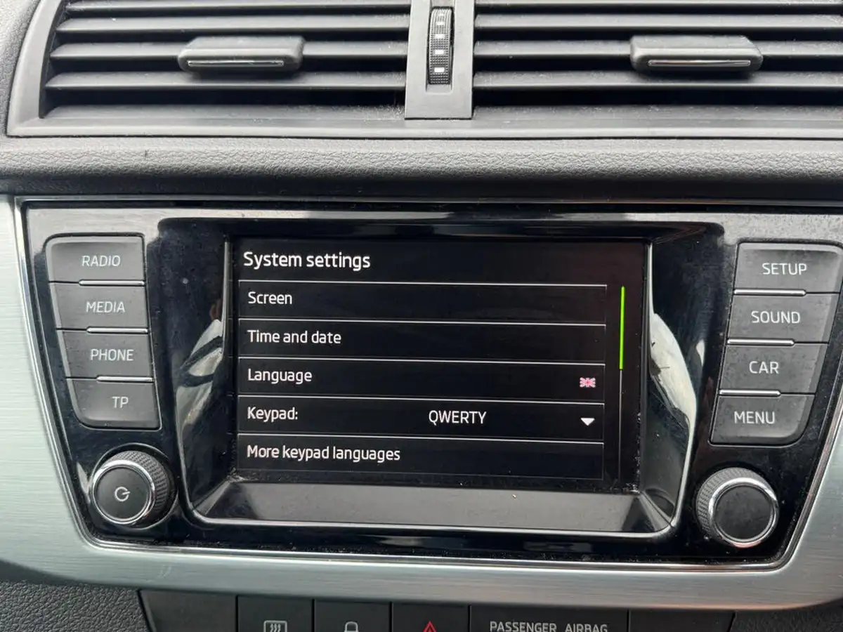 2016-skoda-fabia-12-tsi-se-90ps-hatchback-big-37
