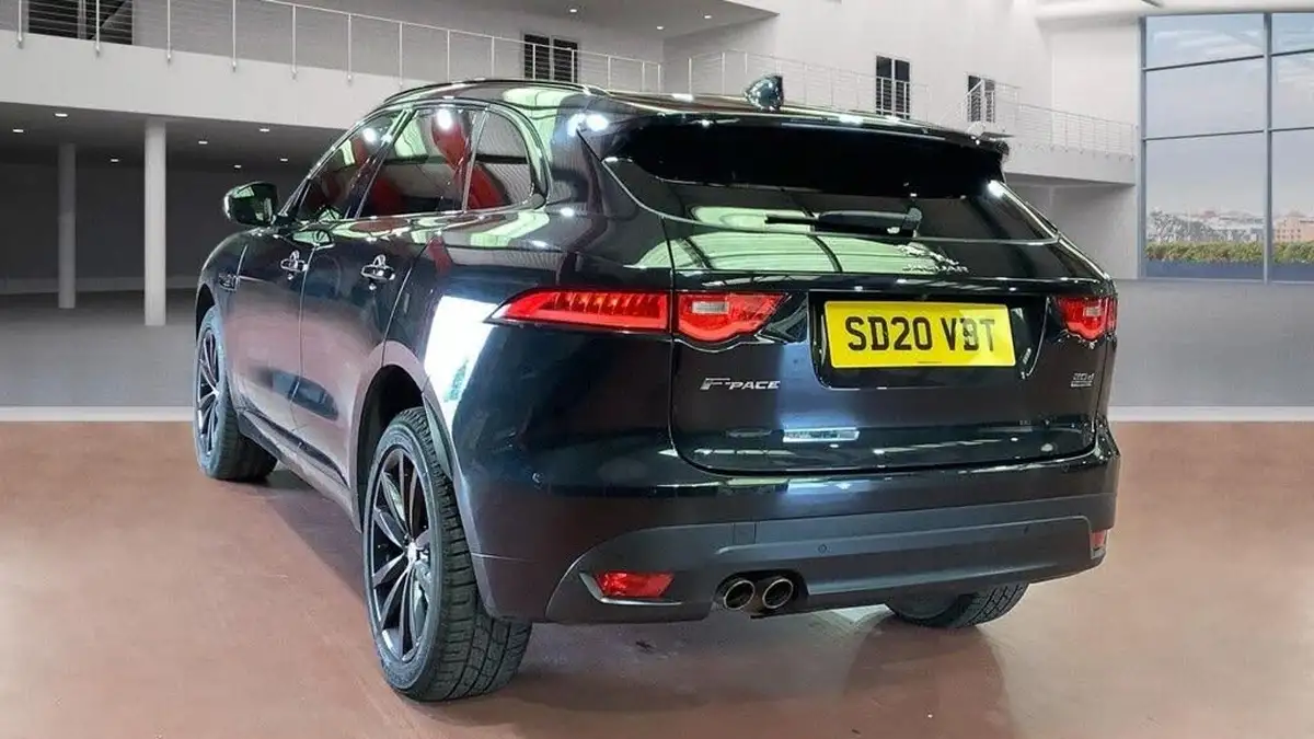 2020-jaguar-f-pace-20-i4d-chequered-flag-180ps-big-6
