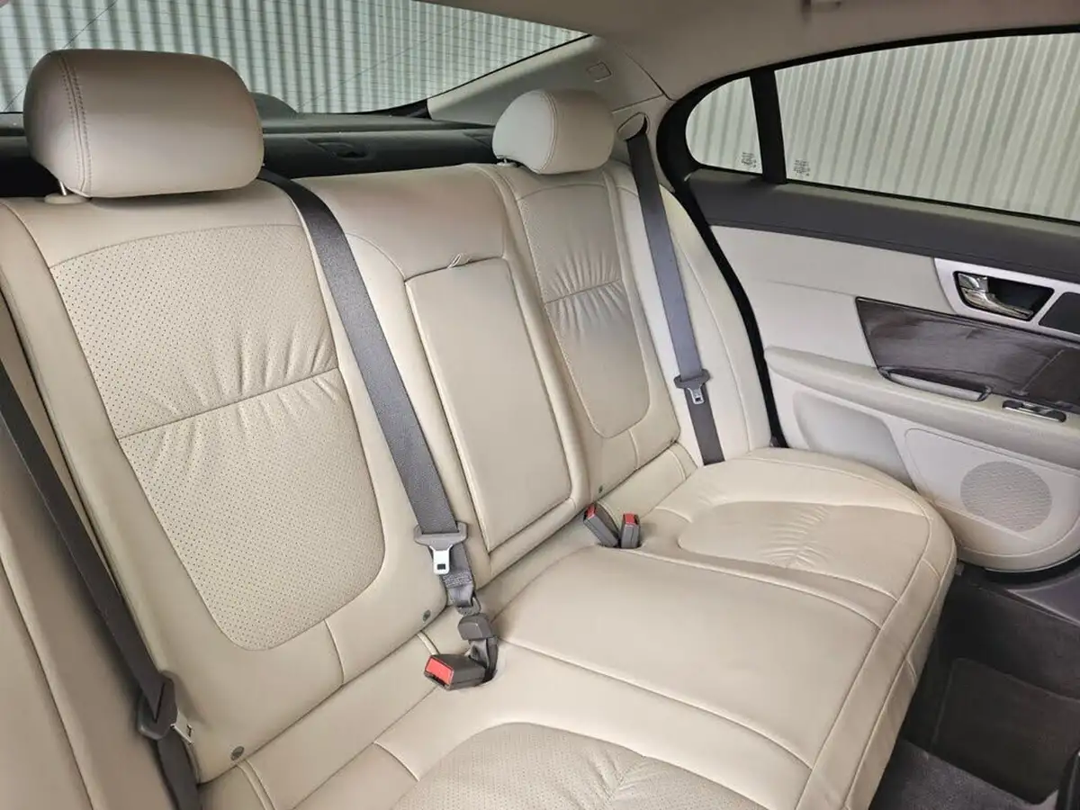 2009-jaguar-xf-27td-premium-luxury-big-12