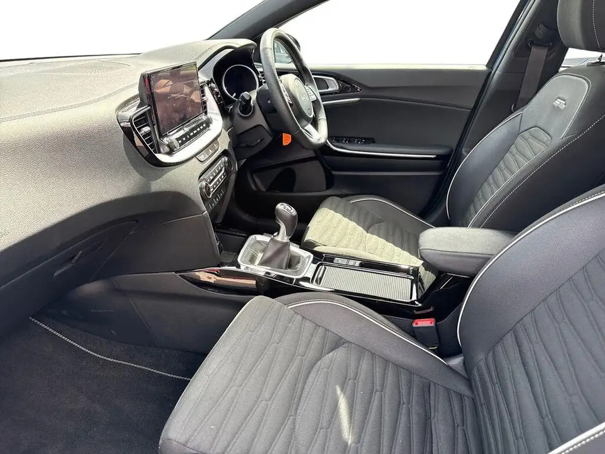 2024-kia-ceed-15-t-gdi-gt-line-138bhp-big-1