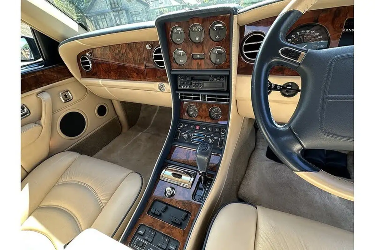 1997-bentley-azure-68-big-9