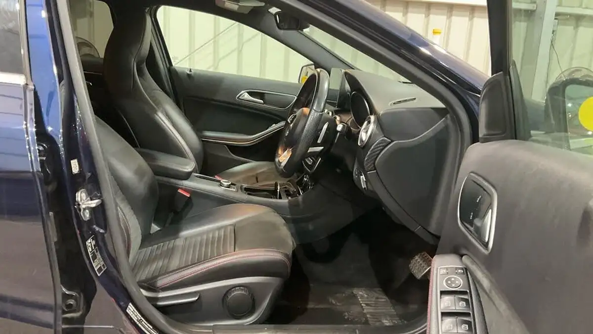 2018-mercedes-benz-a-class-15d-a180d-amg-line-109ps-ss-hatchback-5d-7g-dct-big-1