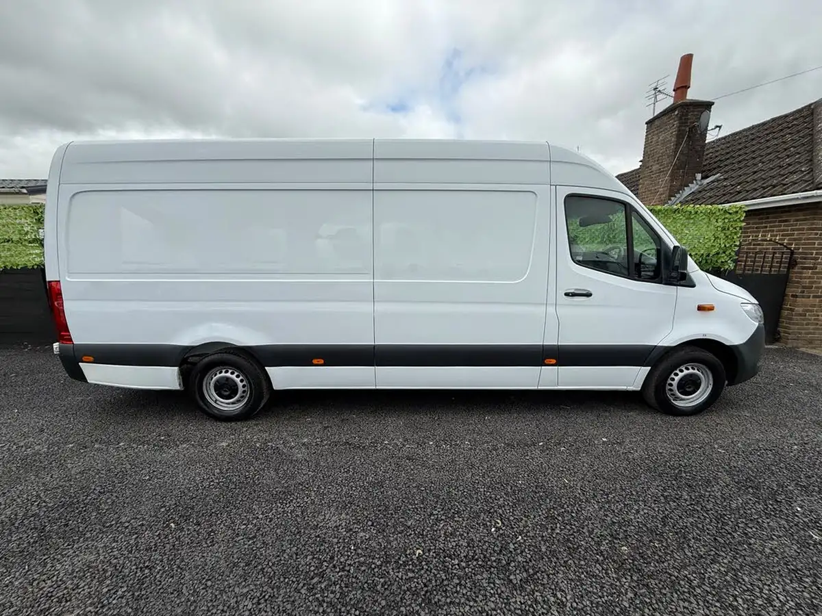 2018-mercedes-benz-sprinter-21cdi-311-l2h1-panel-van-rwd-eco-gear-360-big-3