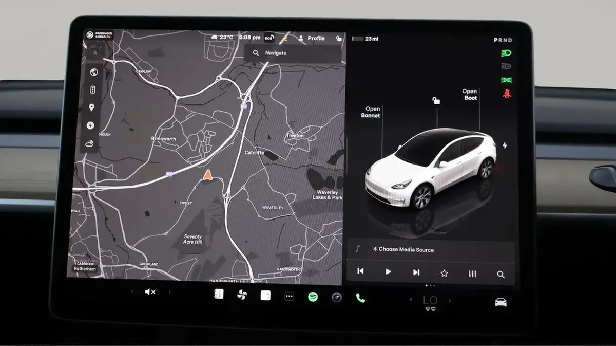 2022-tesla-model-y-e-long-range-big-10
