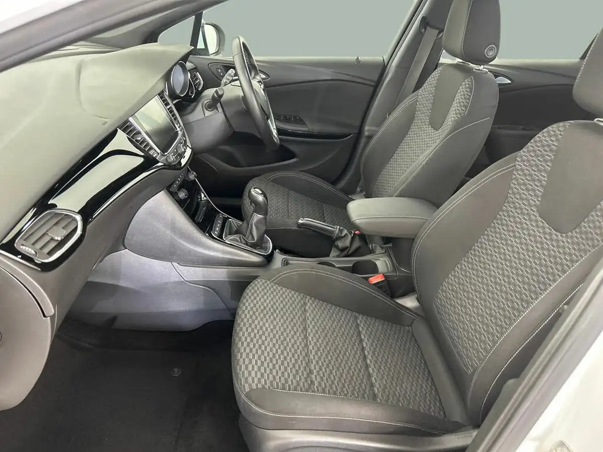 2018-vauxhall-astra-16i-turbo-sri-vx-line-nav-big-18