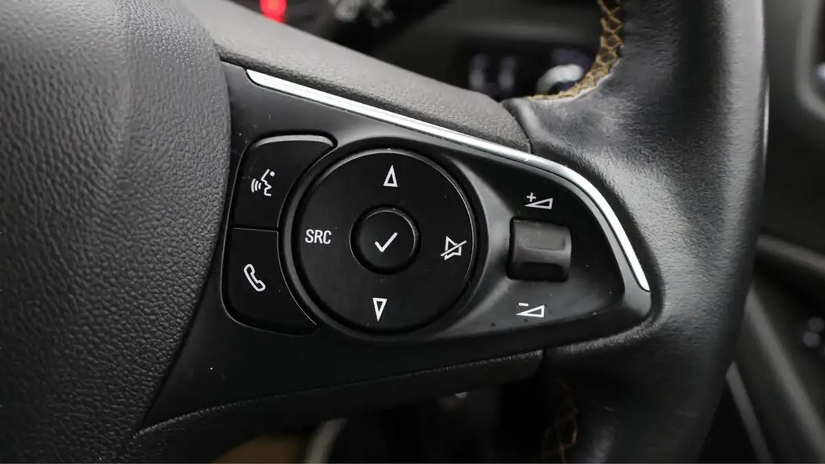 2020-vauxhall-crossland-x-12-elite-130ps-turbo-auto-big-23