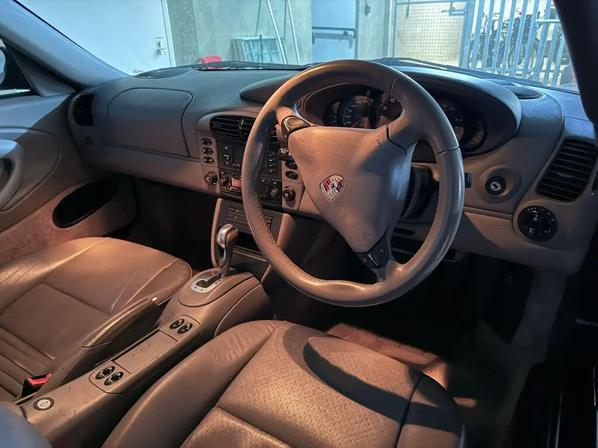 2001-porsche-911-34-carrera-4-tiptronic-s-cabriolet-big-11