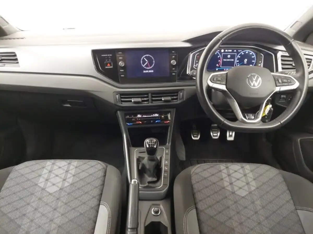 2022-volkswagen-taigo-10-tsi-r-line-big-2