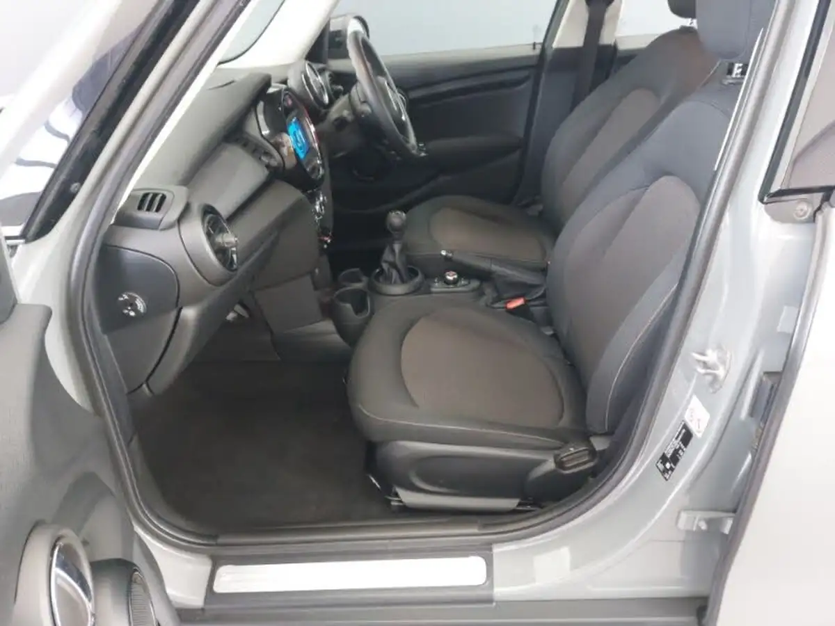 2020-mini-countryman-15-cooper-classic-big-4