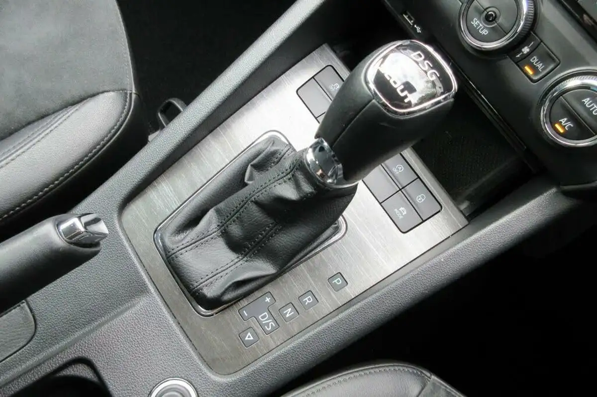 2014-skoda-octavia-20tdi-scout-184ps-dsg-big-19