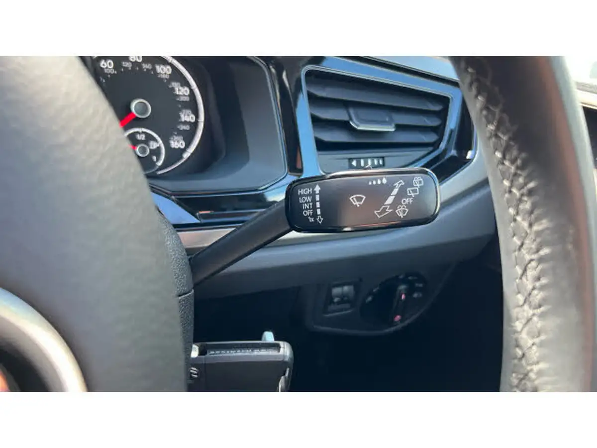 2021-volkswagen-polo-10-match-big-24