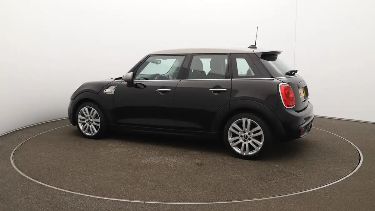 2017-mini-cooper-20-cooper-s-seven-media-xlss-5d-big-45