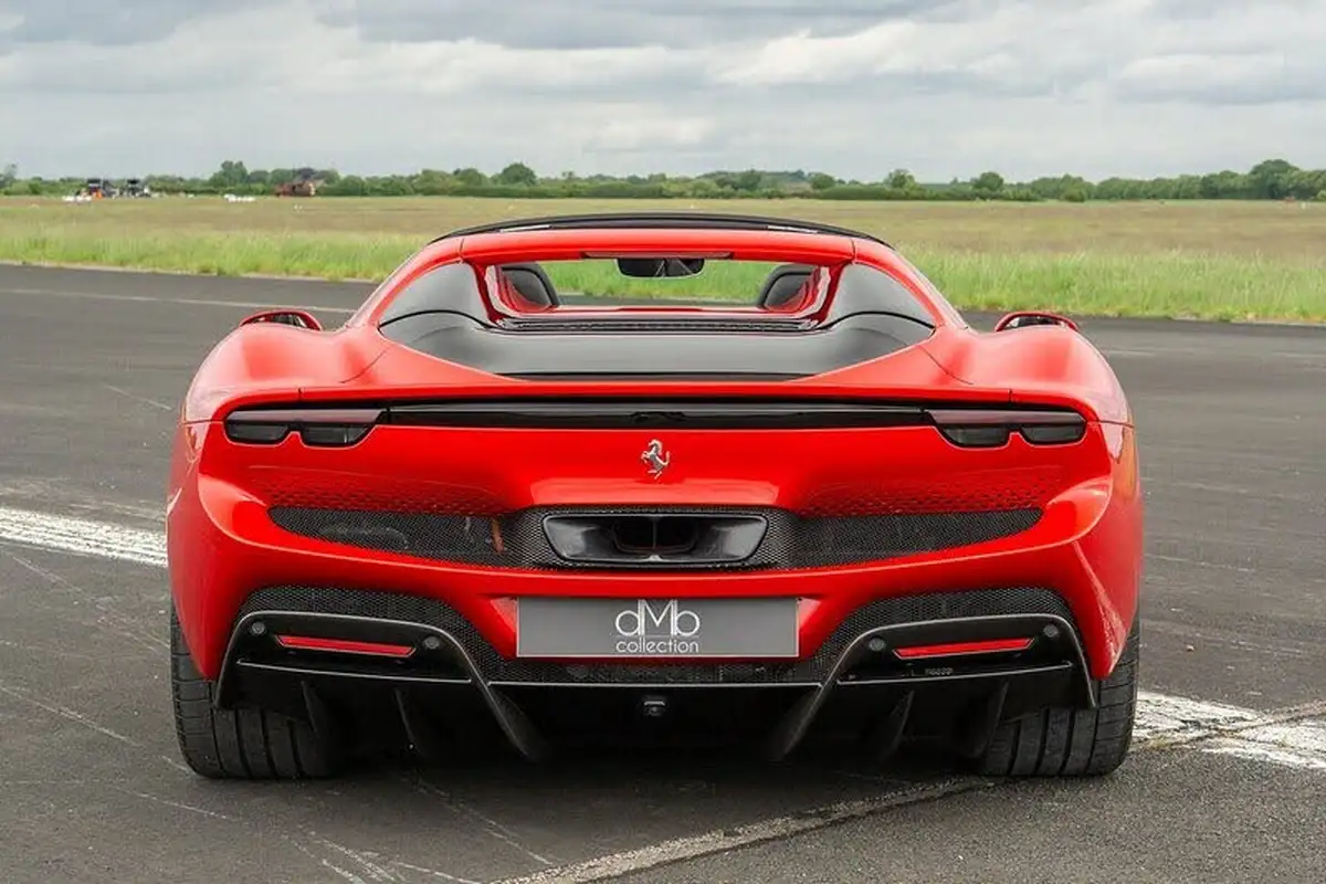 2023-ferrari-296-gts-big-11