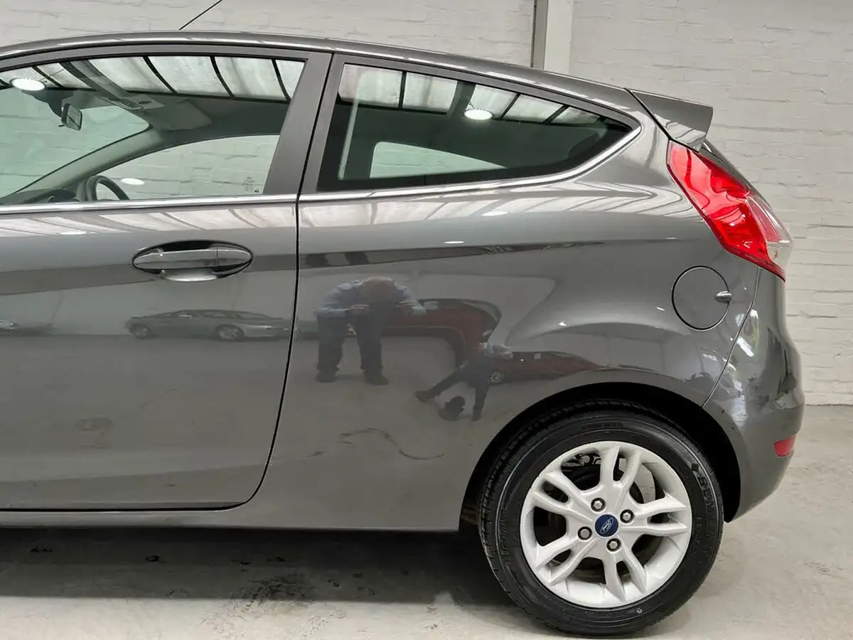 2015-ford-fiesta-125-zetec-3d-big-33