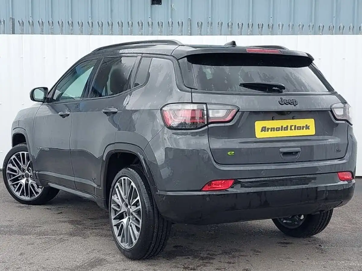 2025-jeep-compass-15-summit-big-1