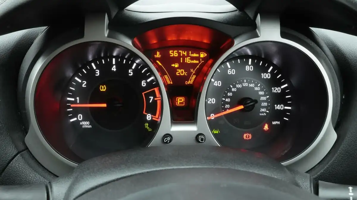 2017-nissan-juke-16-tekna-117ps-1598cc-xtronic-cvt-big-10