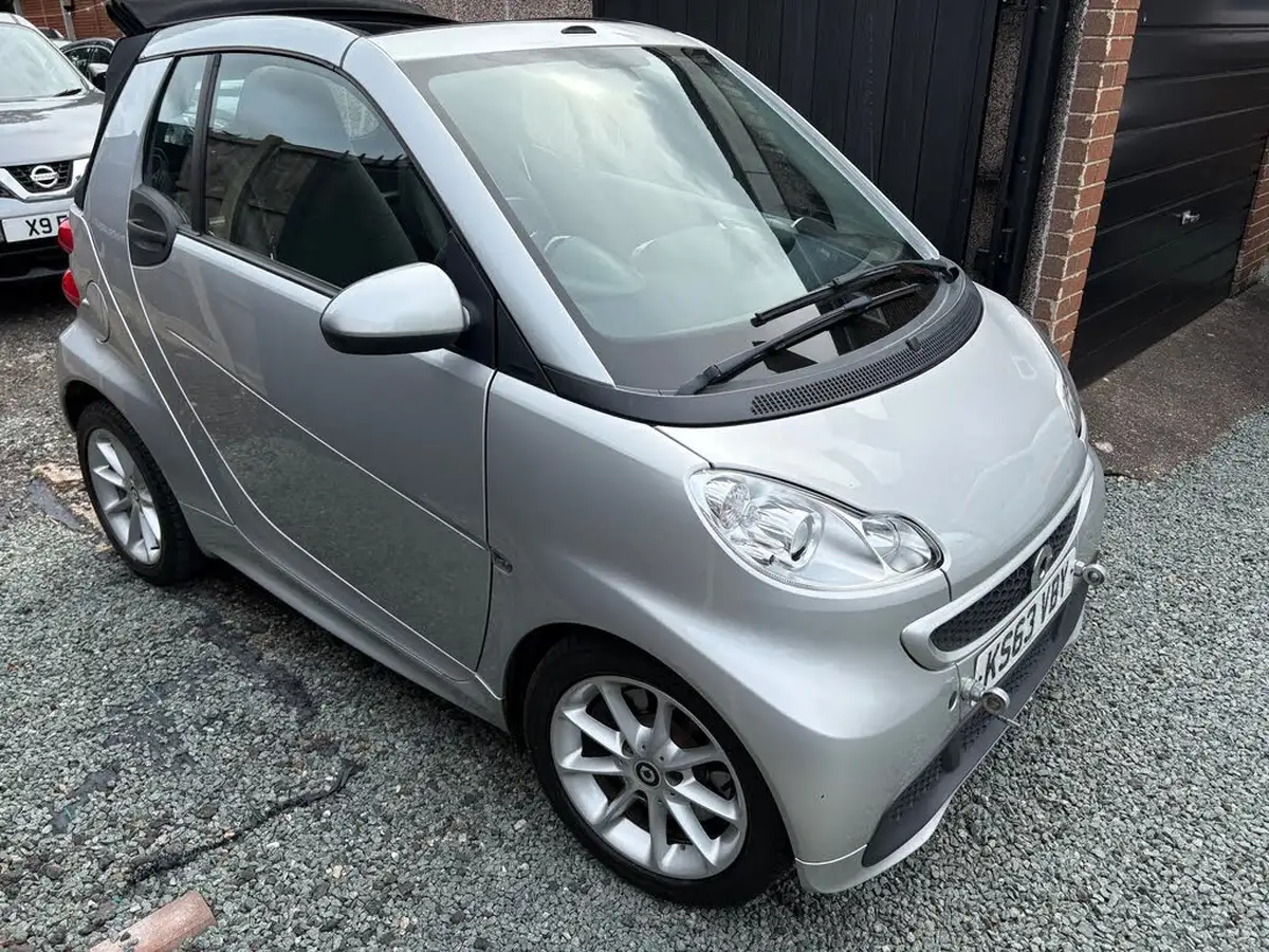 2014-smart-fortwo-10-passion-71bhp-cabriolet-big-2