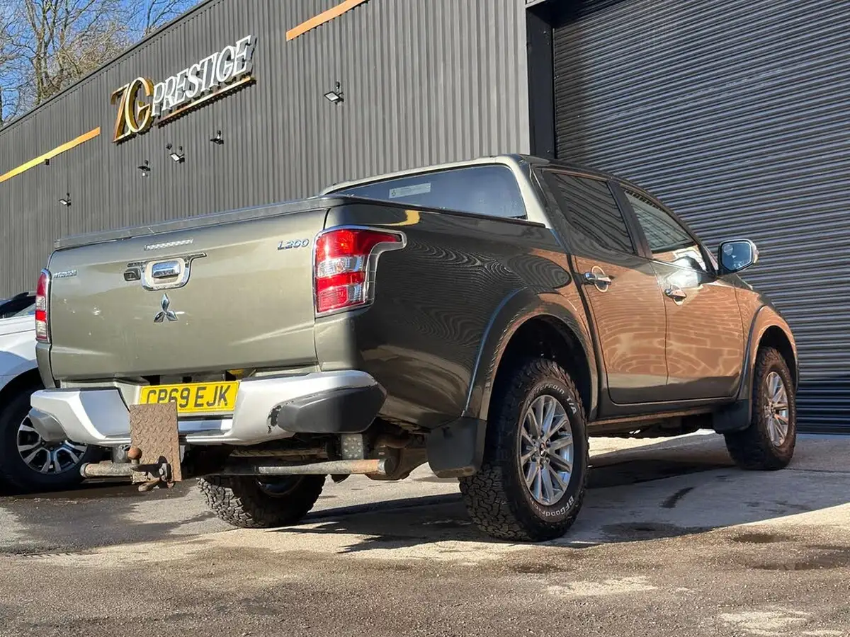 2019-mitsubishi-l200-24di-d-barbarian-eu6-big-30