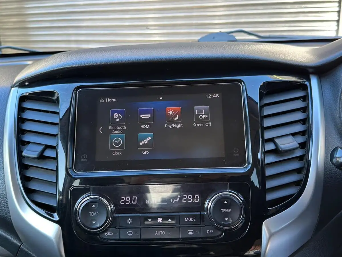 2019-mitsubishi-l200-24di-d-barbarian-eu6-big-54