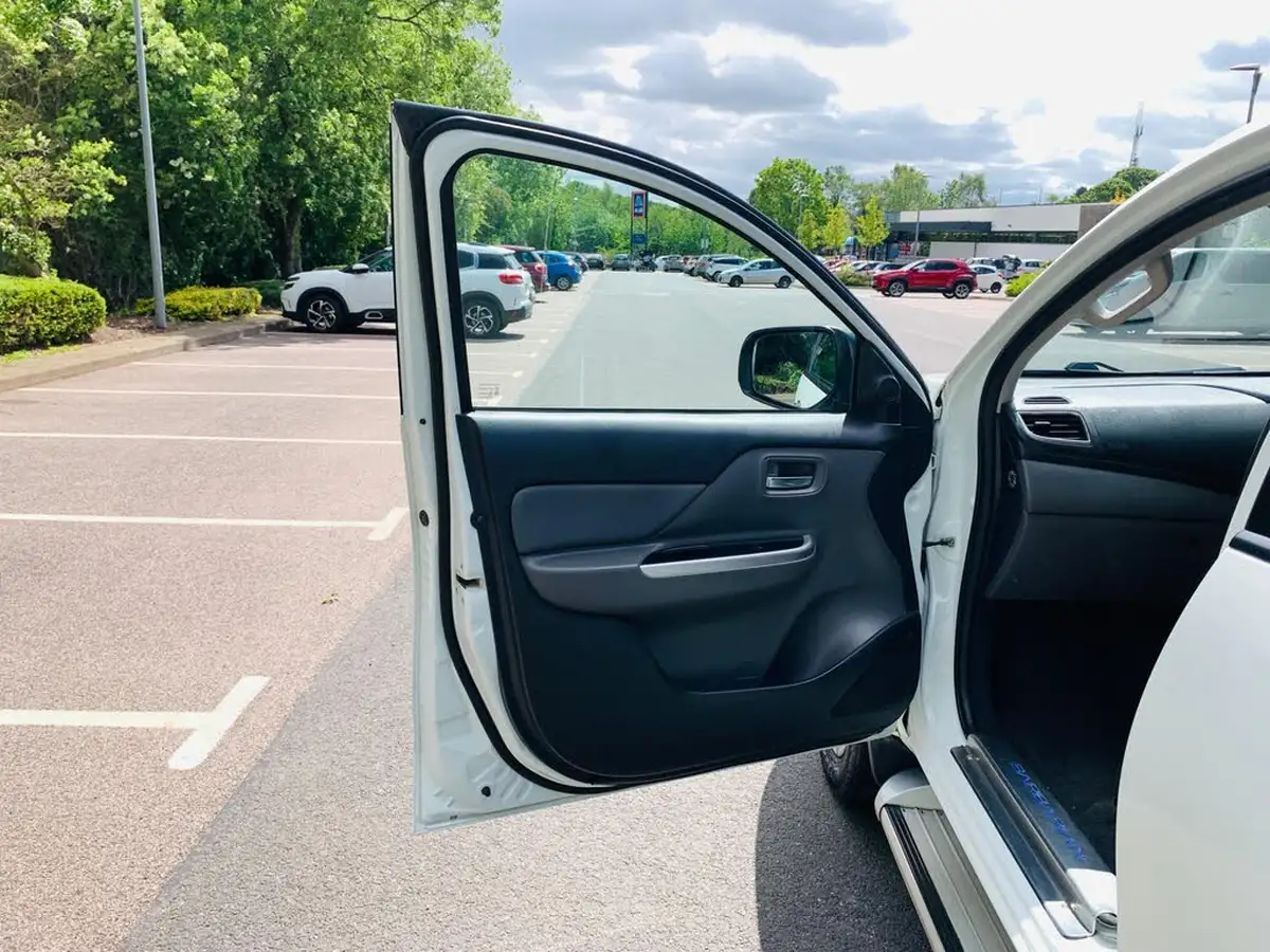 2019-mitsubishi-l200-24di-d-barbarian-eu6-big-43