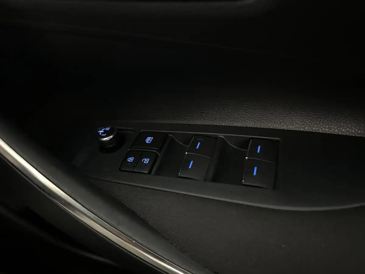 2021-toyota-corolla-18-vvt-i-icon-tech-trk-hatchback-5d-big-20