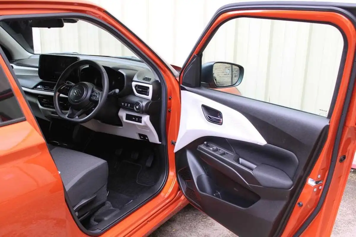 2024-suzuki-swift-12-motion-big-10