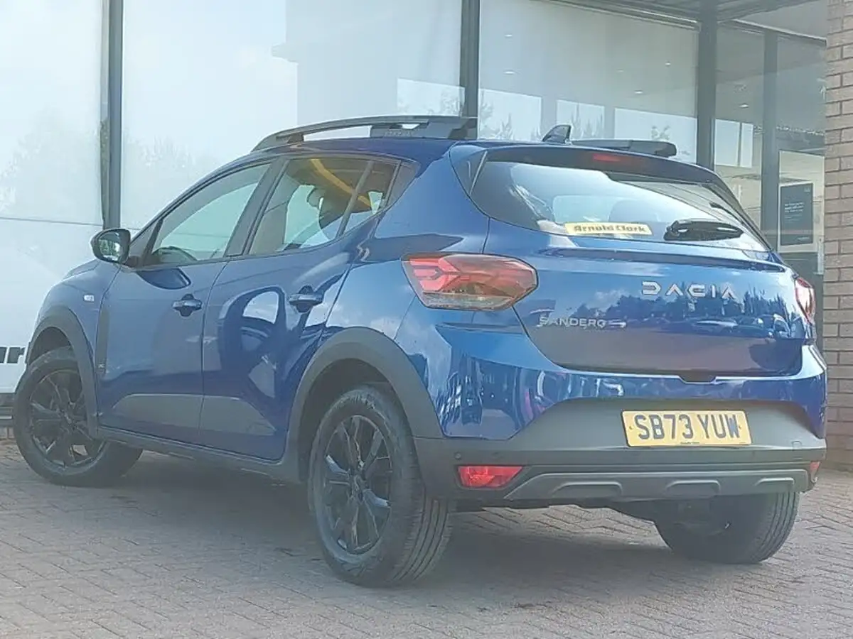 2023-dacia-sandero-stepway-10-tce-essential-90bhp-big-1
