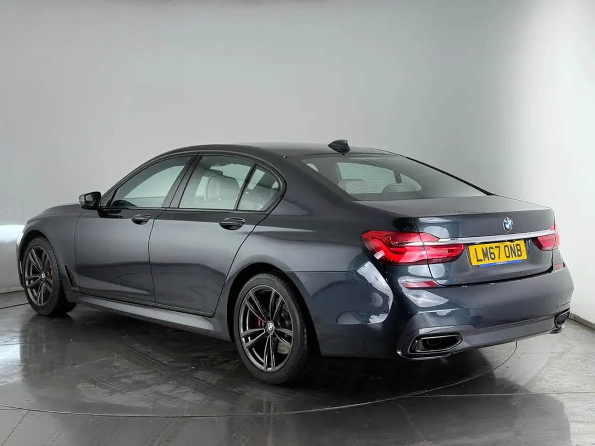 2017-bmw-7-series-30td-730d-m-sport-big-3