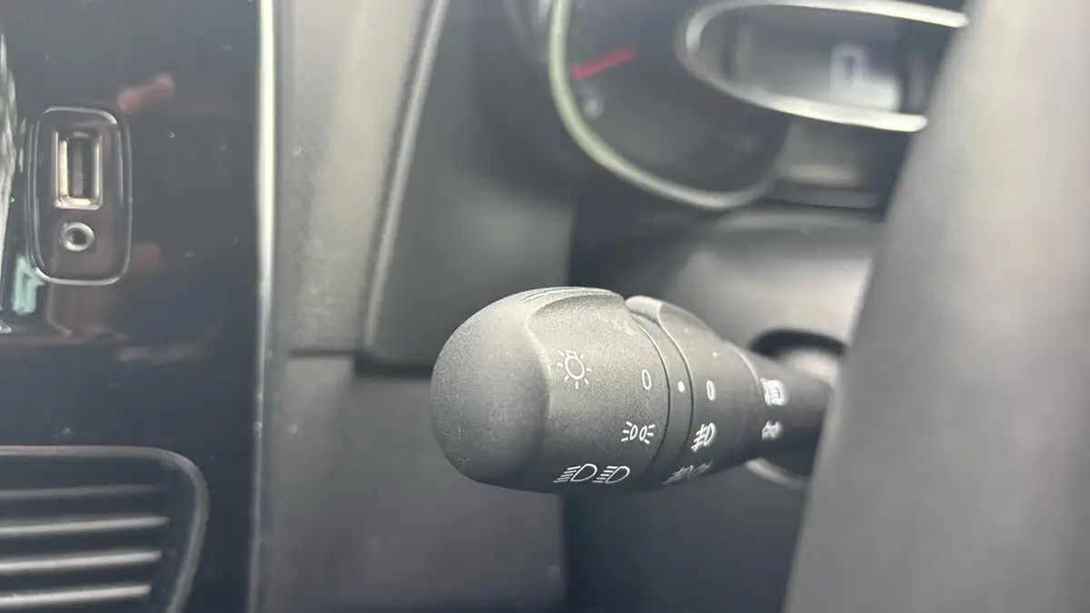 2019-renault-clio-09-tce-iconic-90ps-big-26