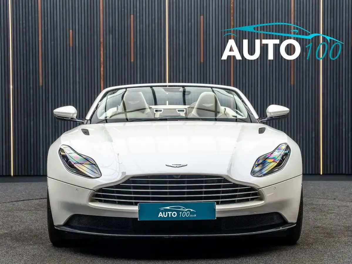 2018-aston-martin-db11-40-v8-big-16