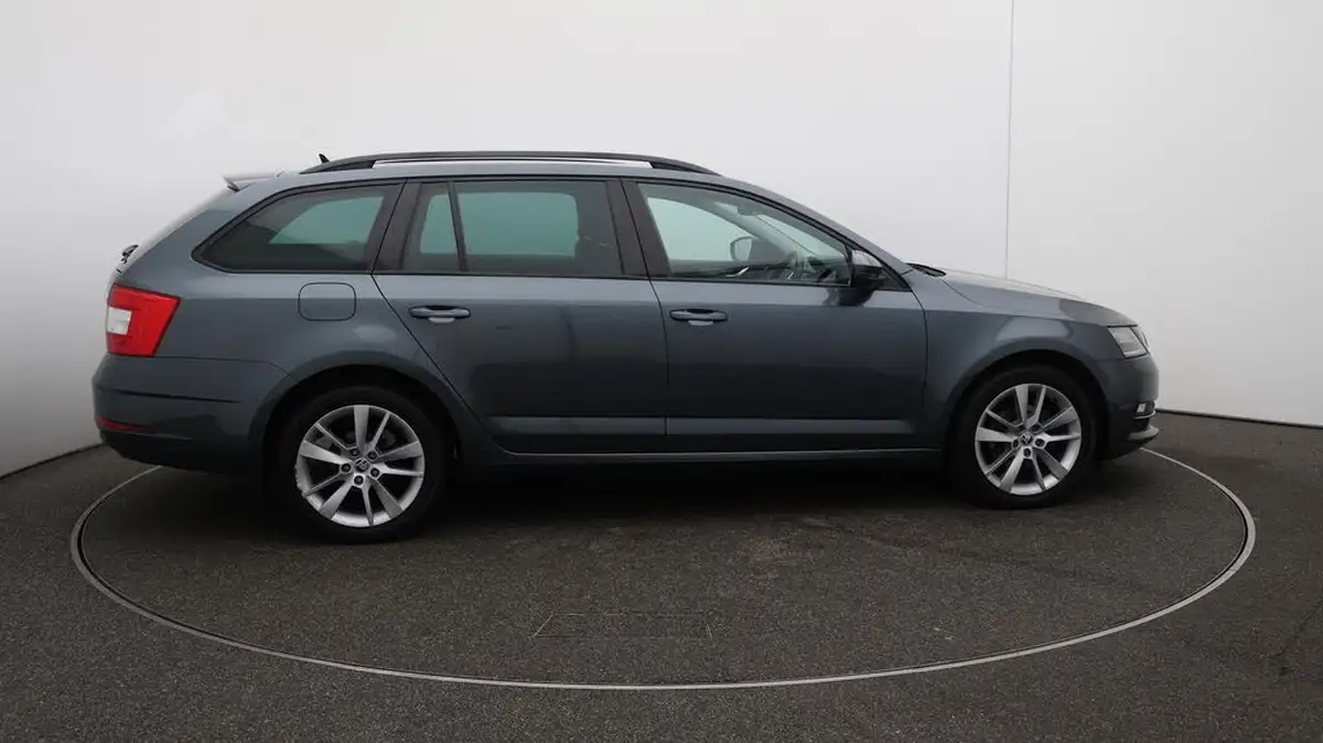 2019-skoda-octavia-20tdi-se-l-estate-dsg-big-43