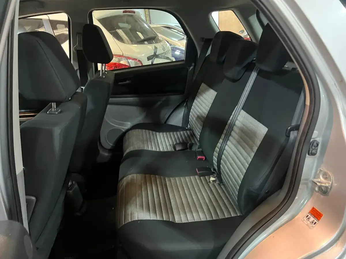 2009-suzuki-sx4-16-glx-big-9