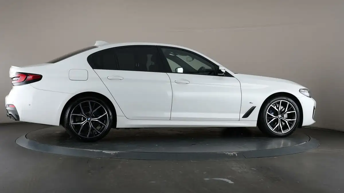 2021-bmw-5-series-20-530e-xdrive-m-sport-saloon-4d-big-56