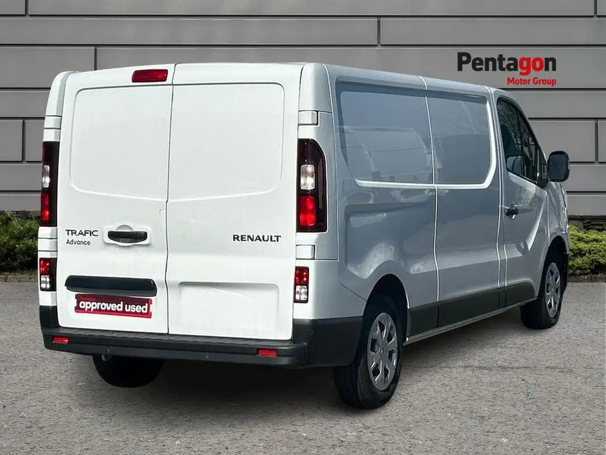 2025-renault-trafic-20dci-ll30-130-advance-panel-big-3