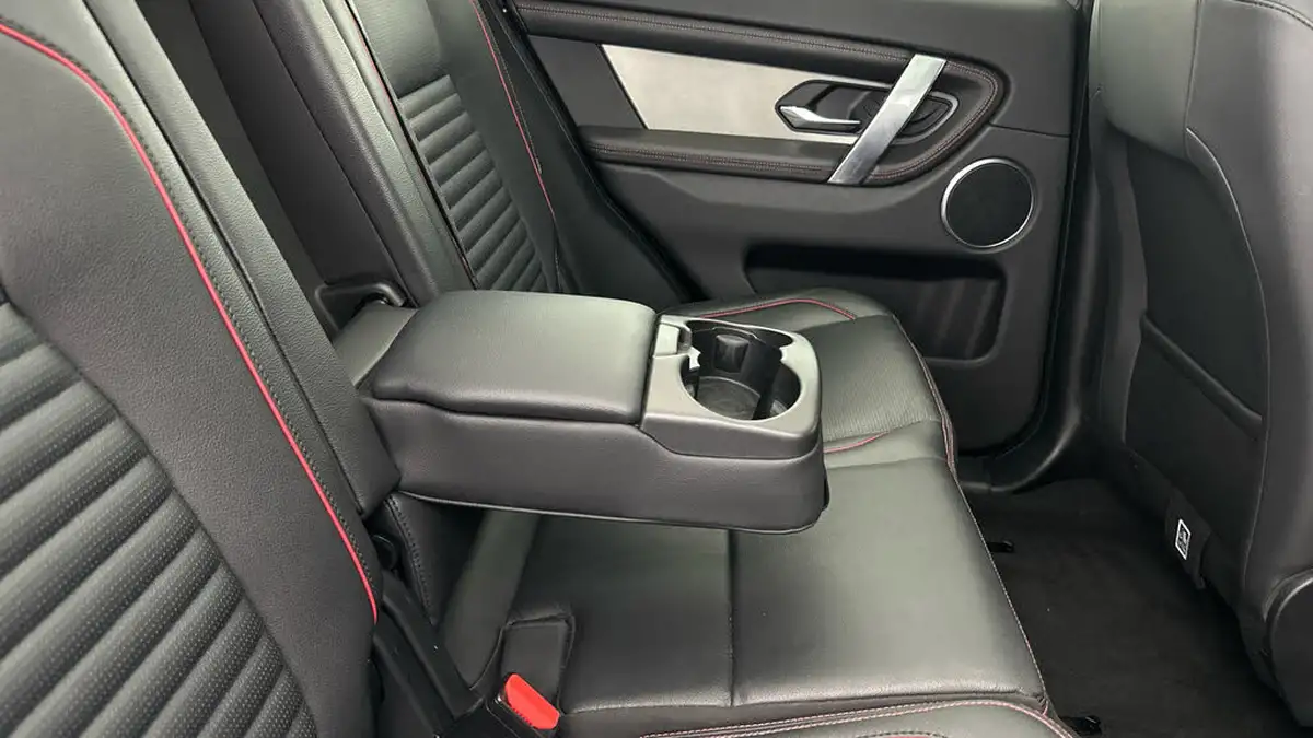 2022-land-rover-discovery-sport-15-p300e-r-dynamic-se-big-40