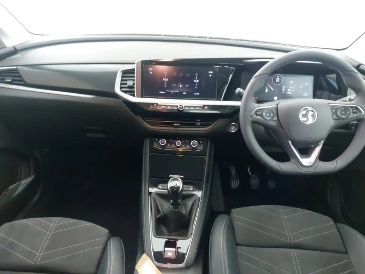 2024-vauxhall-grandland-12-ultimate-130ps-big-2