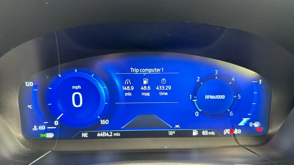 2021-ford-kuga-15-st-line-edition-big-12