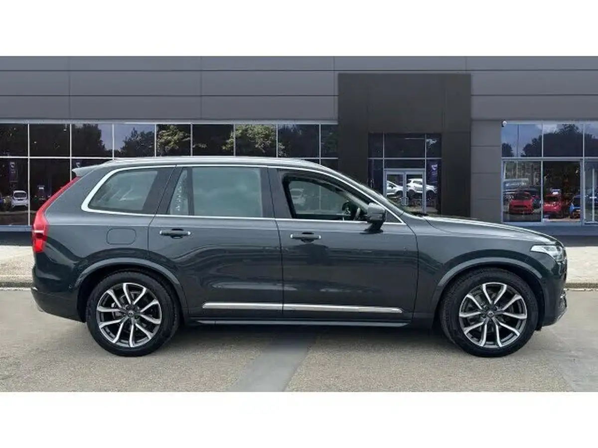 2017-volvo-xc90-20td-d5-inscription-auto-big-4