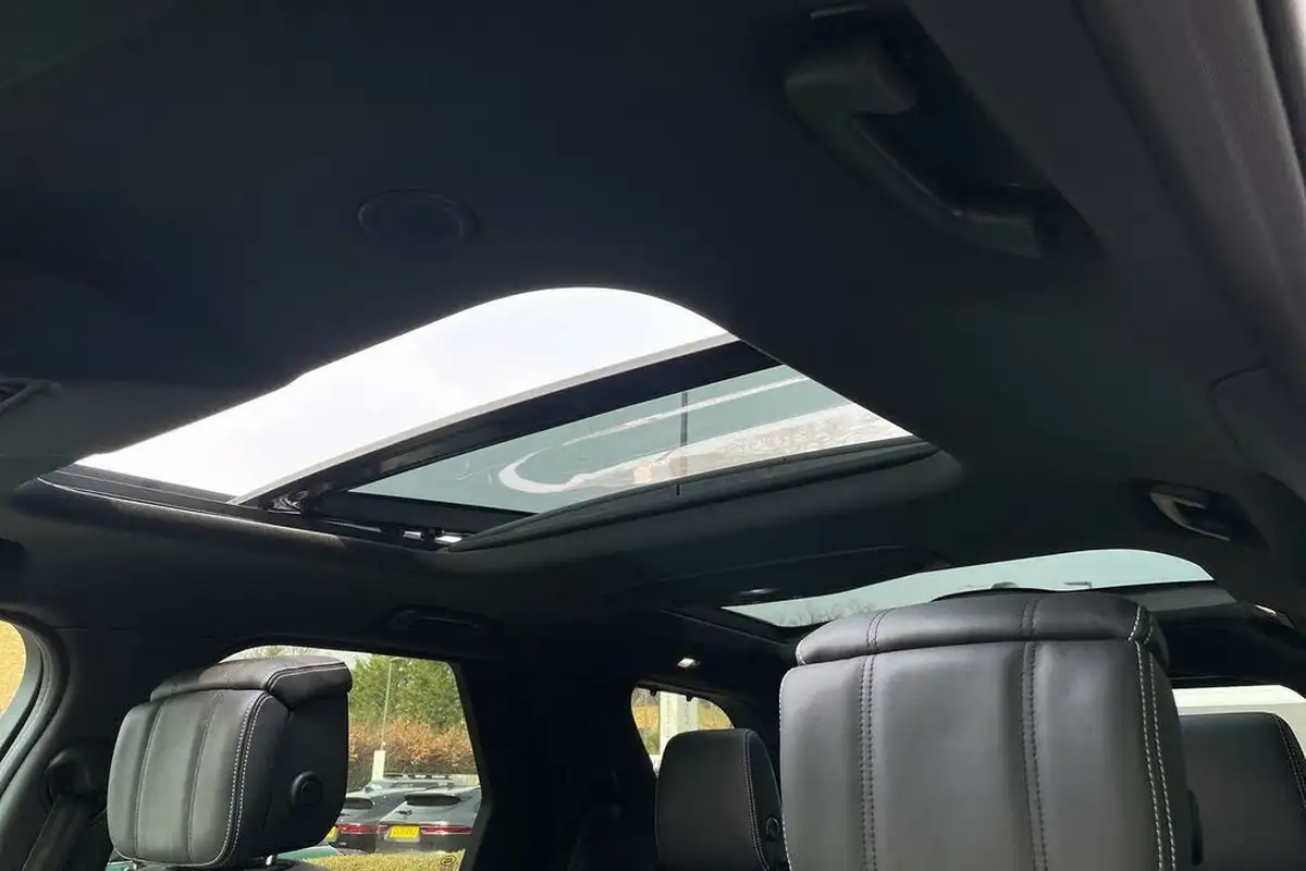 2024-land-rover-discovery-30-d300-metropolitan-edition-big-4