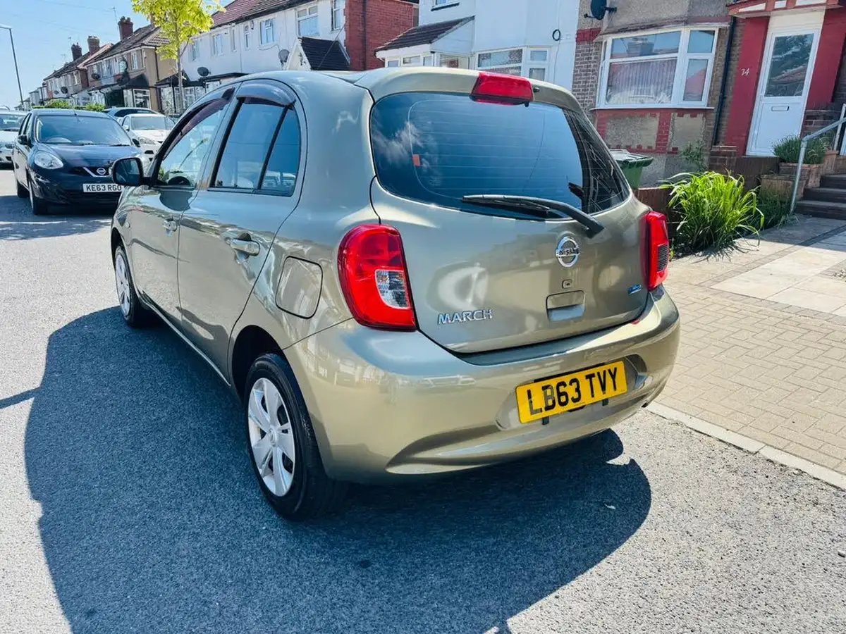 2014-nissan-micra-12-acenta-80ps-cvt-big-4