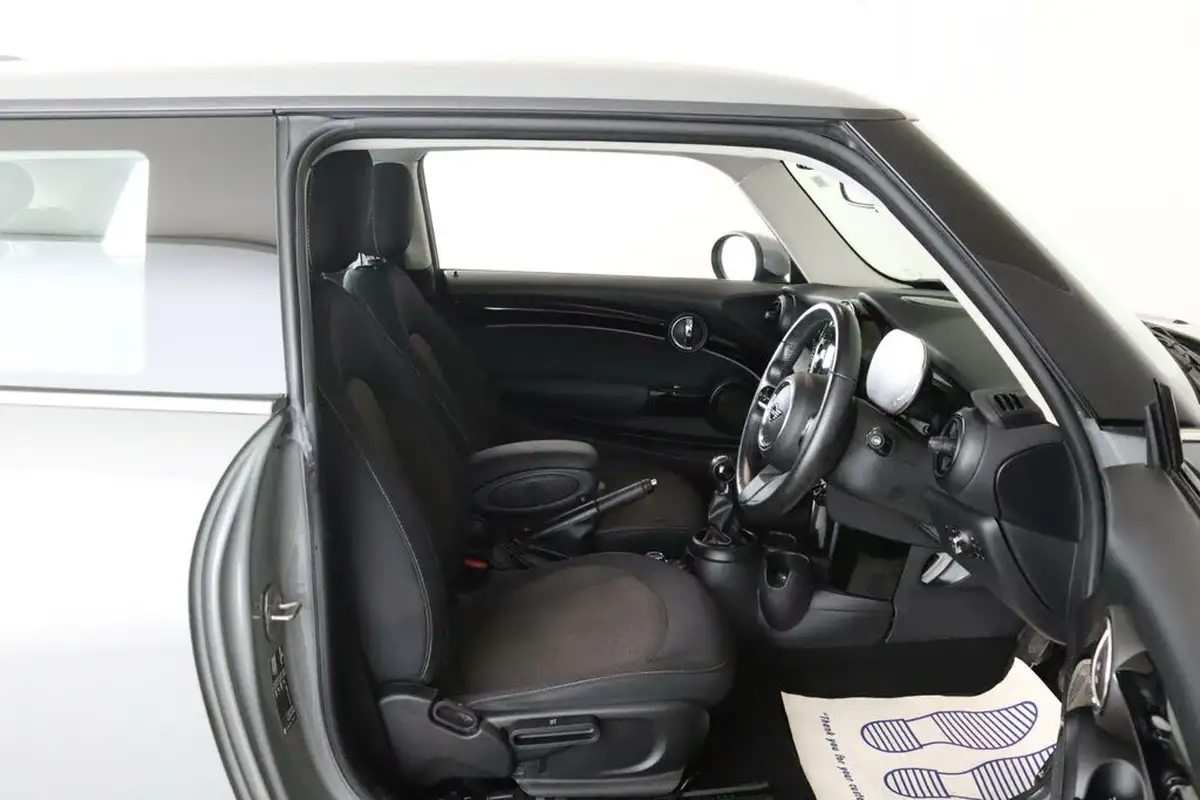 2021-mini-cooper-15-one-classic-3d-big-14
