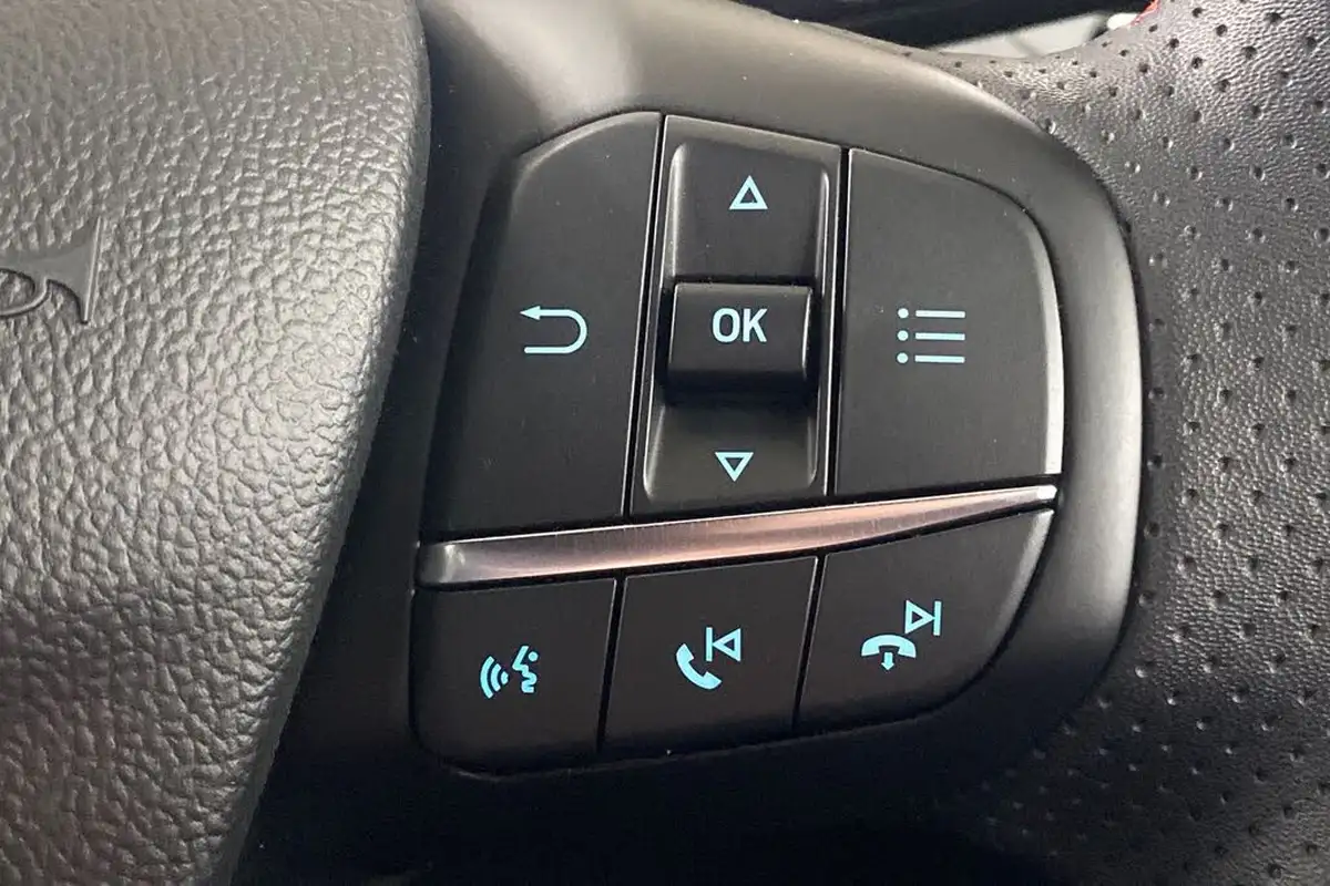 2024-ford-focus-10t-st-line-x-125ps-hatchback-big-37