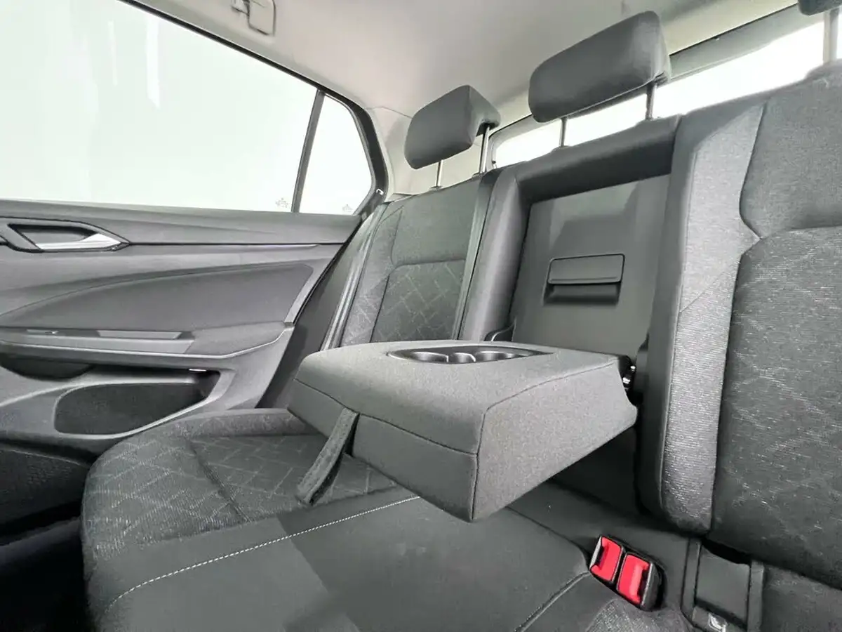 2021-volkswagen-golf-15-etsi-life-150ps-hatchback-big-16