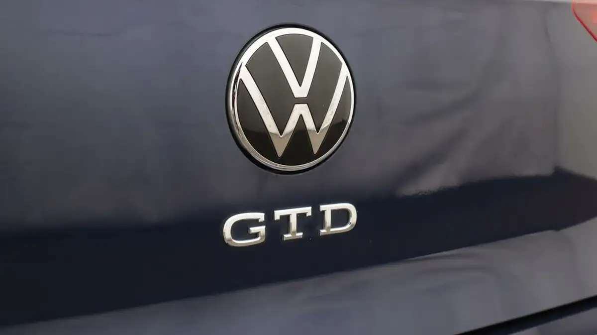 2022-volkswagen-golf-20tdi-gtd-big-20