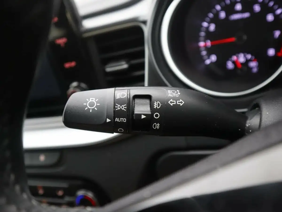2022-kia-xceed-10-t-gdi-2-big-30