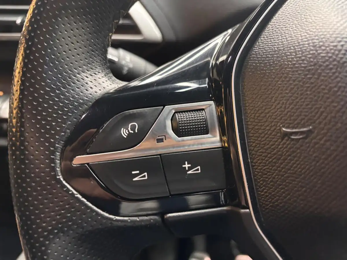 2018-peugeot-3008-suv-12-puretech-gt-line-big-37