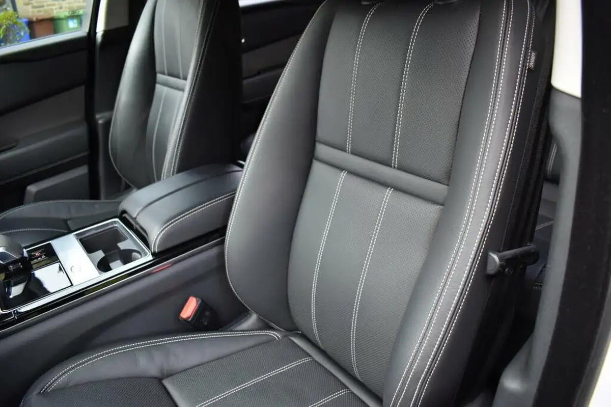 2021-land-rover-range-rover-velar-20-d200-s-big-13