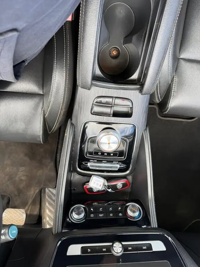 2021-mg-zs-suv-e-exclusive-ev-big-16