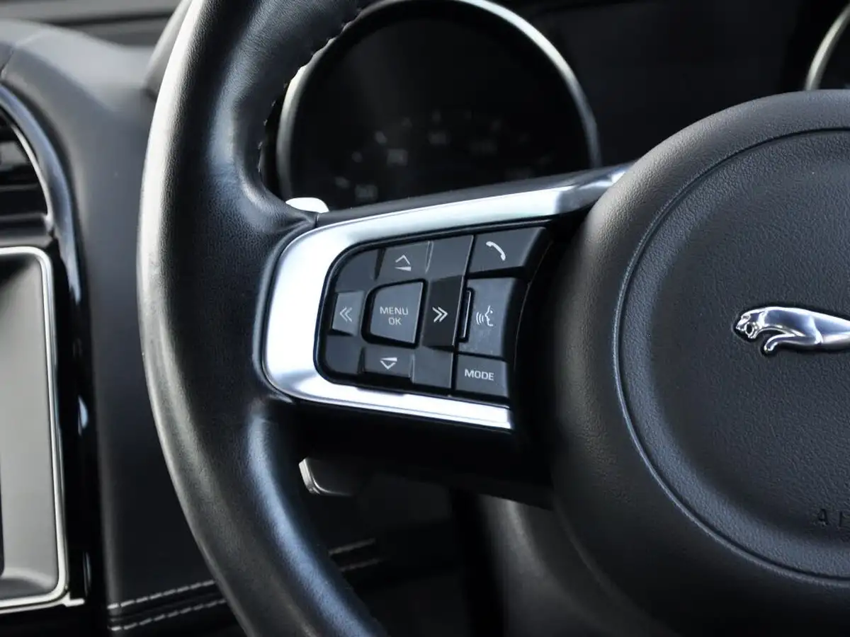 2018-jaguar-xe-20i-r-sport-200ps-1997cc-big-28