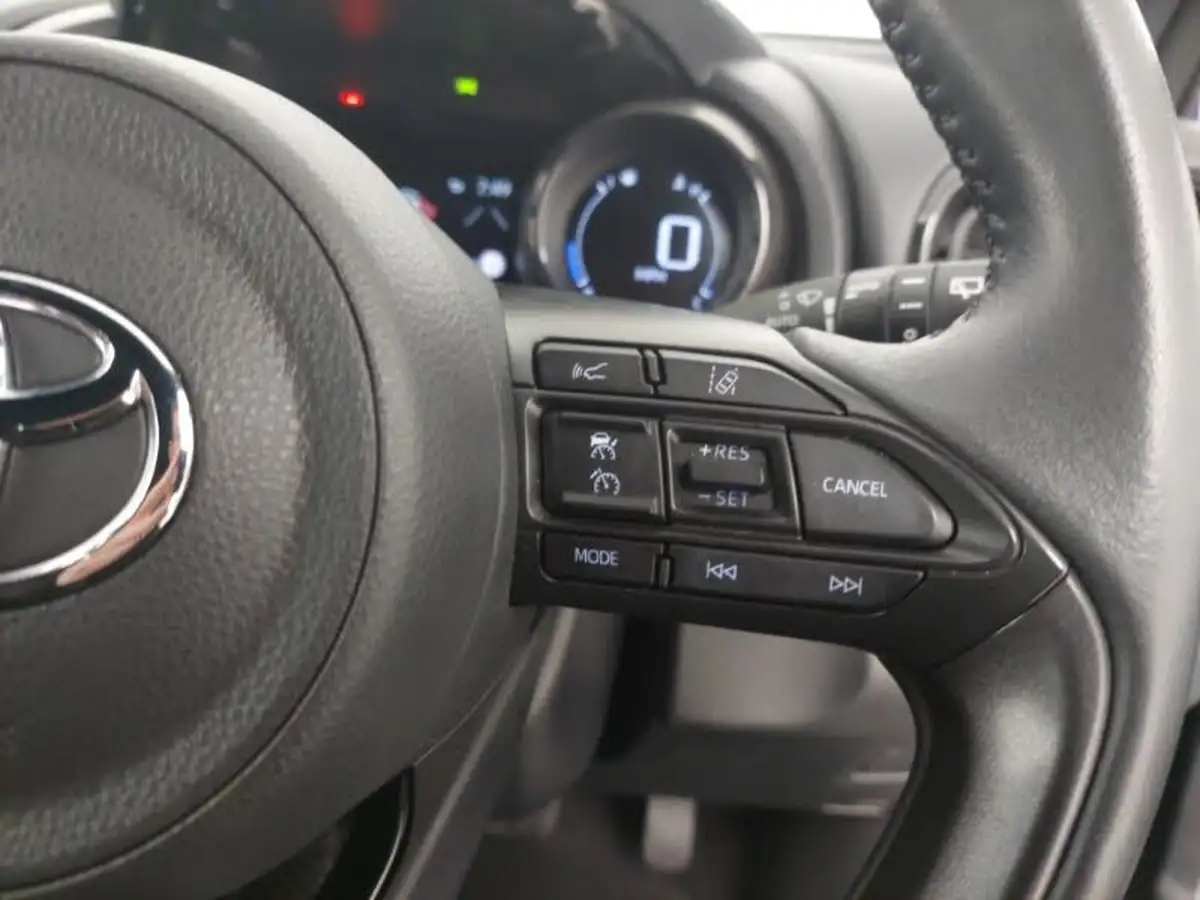 2022-toyota-yaris-15-vvt-i-dynamic-big-12